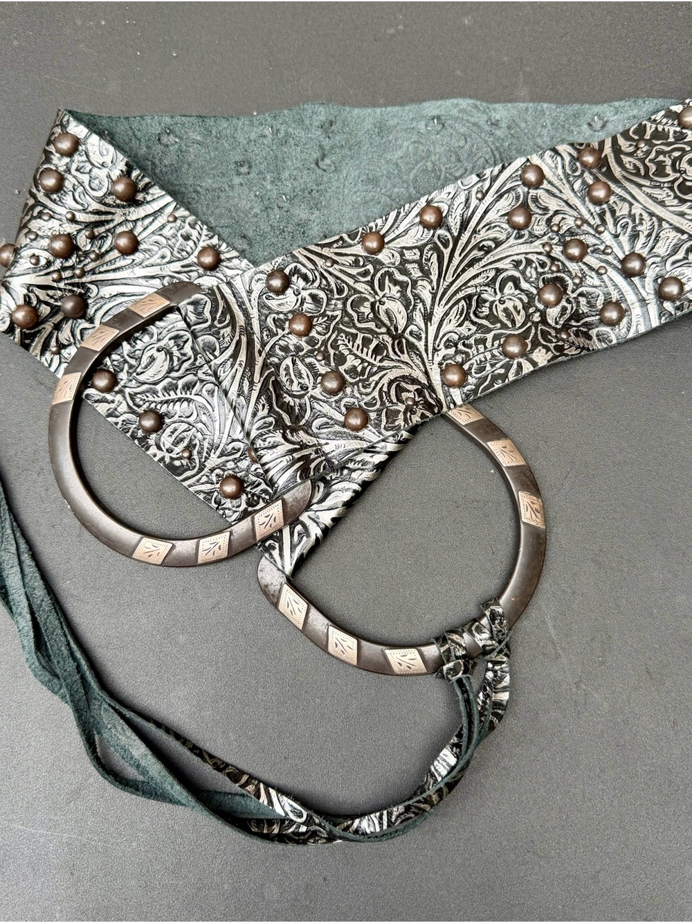 R Cinco Ranch Wide Embossed Black/Silver Belt with Antiqued Silver Rings Sz: M